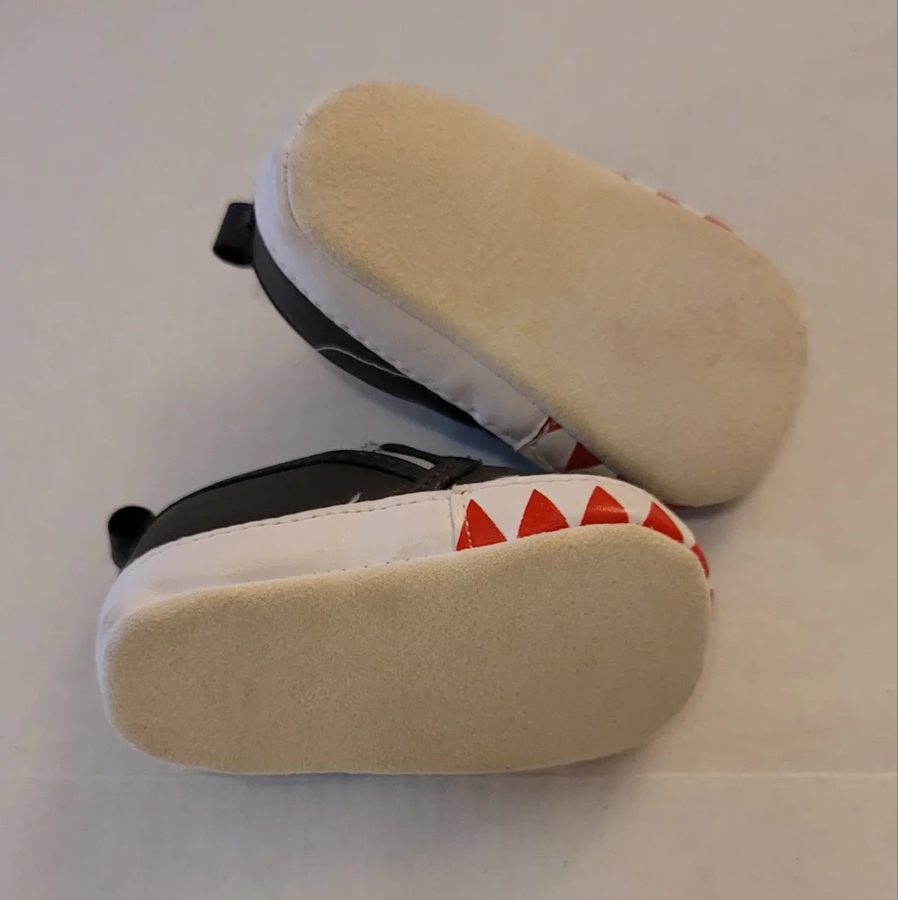 Soft Baby Crib shoes Gray shark Fins 3 to 6  month